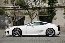 LEXUS LFA サイドビュー