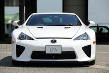 LEXUS LFA　正面