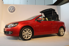 新型ゴルフカブリオレ