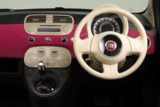 フィアット 500 MAGENTA（チンクエチェント マジェンタ）