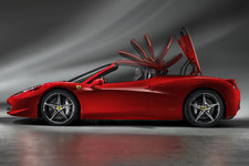 フェラーリ 新型 458スパイダー　アルミニウム製フル・リトラクタブル・ハードトップ