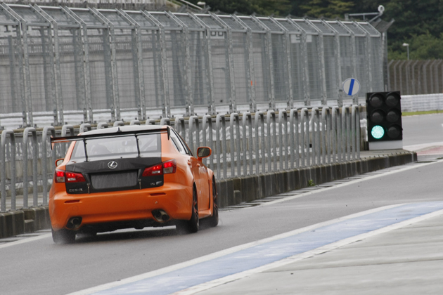 レクサス IS F CCS-R(Circuit Club Sport Racer)