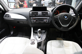 BMW 新型1シリーズ（新型116i Style）