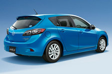 マツダ 新型 アクセラスポーツ 20S-SKYACTIV リアビュー