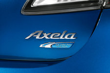 マツダ 新型 アクセラスポーツ 20S-SKYACTIV