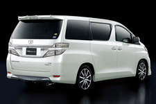 トヨタ 新型 ヴェルファイア TRD