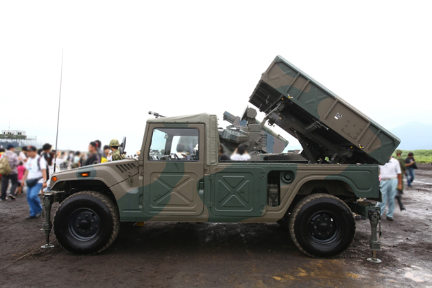 陸上自衛隊　軽装甲機動車　KOMATSU クリスタル　海上自衛隊パンフレット一式 陸上自衛隊 軽装甲機動車 KOMATSU クリスタル 海上自衛隊