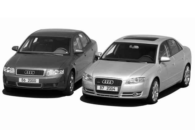 「Audi A4」8E型モデル(左)とB7型モデル(右)
