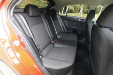 三菱 新型 ギャラン フォルティス スポーツバック　リアシート