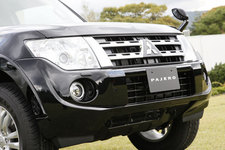 三菱 新型 パジェロ　変更されたフロントマスク