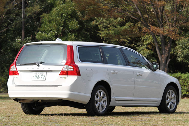 ボルボ 新型 V70 DRIVe[ドライブ・イー]