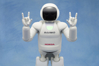 新型ASIMO (手話表現・アイラブユー)