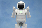 新型ASIMO (手話表現・アイラブユー)