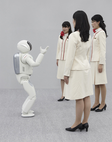 3人が同時に発する言葉を聞き分けるASIMO