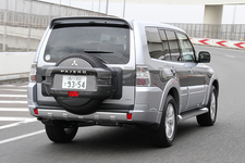 三菱 パジェロロング 走行イメージ