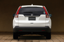 ホンダ 新型CR-V リアビュー