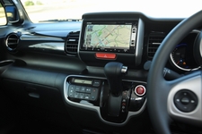 ホンダ N BOX カスタム G・Lパッケージ インターナビはディーラーオプション