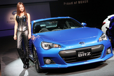 黒木メイサ with SUBARU BRZ