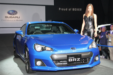 黒木メイサ with SUBARU BRZ