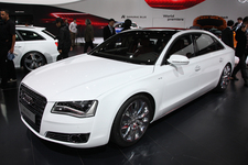 アウディ A8 L W12