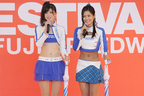 [NISMO FESTIVAL]CALSONIC LADY 久保エイミー(左)と宮内かれん(右)