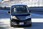 [NISMO FESTIVAL]星野一義氏がセレナを運転！