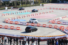 [東京モーターショー2011]「プロの運転による乗用車同乗試乗会」の模様