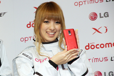 「Optimus LTE L-01D」とアッキーナ