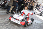 レーシングカート「X-Kart 50」で裏原宿を疾走するアッキーナこと南明奈