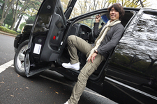 三橋淳選手と愛車のダッジ・ラム