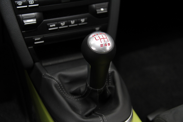 ポルシェ ケイマンR