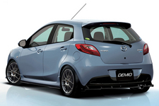 マツダ デミオ 13-SKYACTIV Smart Stylish-2012 ［参考出品車］リアビュー