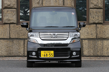 ホンダ N BOX カスタム フロント