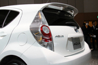 トヨタ アクア　リア周り