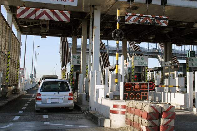 2011年12月末までは普通車の料金は700円(東京線)