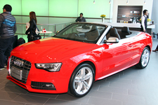 アウディ 新型 S5 カブリオレ スタイリング