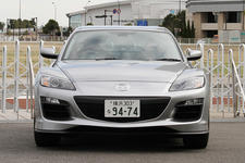 マツダ RX-8 スピリットR（SPIRIT R）フロントイメージ[カラー：アルミニウムメタリック]