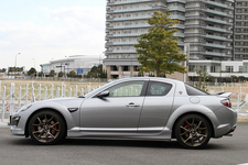 マツダ RX-8 スピリットR（SPIRIT R）サイドイメージ[カラー：アルミニウムメタリック]