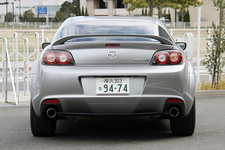 マツダ RX-8 スピリットR（SPIRIT R）リアイメージ[カラー：アルミニウムメタリック]