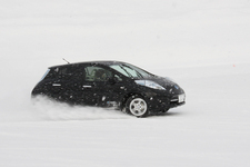 日産 リーフ 雪上走行イメージ