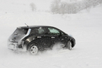 日産 リーフ 雪上走行イメージ