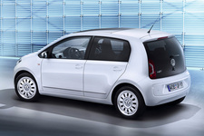 フォルクスワーゲン 4ドア「up！」