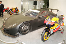 FIMロードレース世界選手権最高峰のMoto GP参戦の2012年モデル「Honda RC213V」レプソル・ホンダ・チーム[2012 Honda モータースポーツ活動計画発表会]