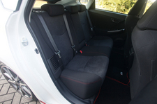 トヨタ プリウス G SPORTS(G's)専用スエード調リアシート