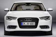 新型「Audi A6 Avant」[画像は欧州仕様車]　フロント(正面)