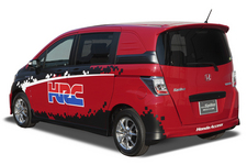 「Honda FREED Spike トランスポーターバージョン(ホンダ・レーシング スペシャルカラー仕様車)」(参考出品車)　リア[「ジャパン・キャンピングカーショー 2012」出展車]