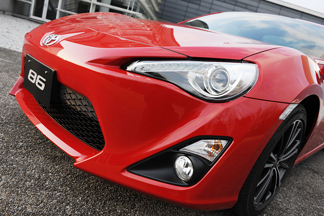 トヨタ 86 vs スバル BRZ 買うならどっち！？徹底比較(画像