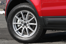 レンジローバー イヴォーク クーペ「ピュア(Pure)」 225/65R17タイヤ+17インチ アロイホイール