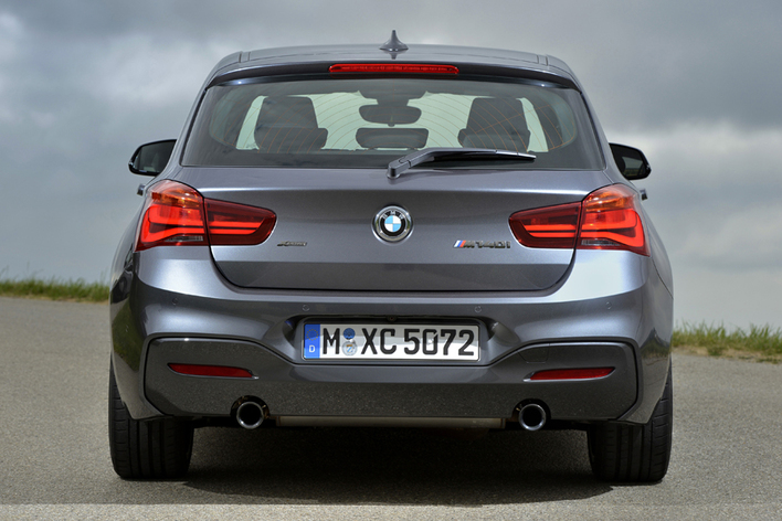 BMW M140i
