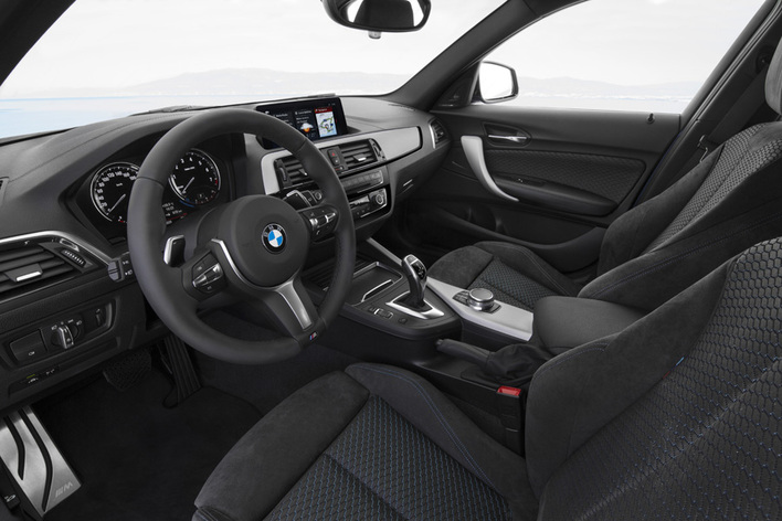 BMW M140i